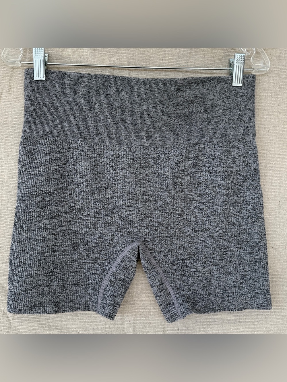 Colsie Size XL Gray Ribbed Athletic Workout Shorts